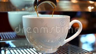 咖啡浓缩咖啡准备，意大利最<strong>高品质</strong>浓缩咖啡，专业咖啡机制作