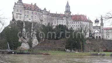 河岸和城堡。 德国巴登-<strong>符</strong>腾堡，西格马林根