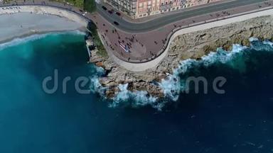 尼斯法国长廊，地中海和机场景观的鸟瞰图.. 全城全景。 4K录像