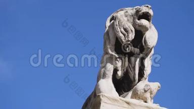 意大利的狮子<strong>纪念</strong>碑。 库存。 <strong>烈士纪念</strong>碑的四只白石狮子之一
