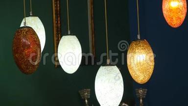 五颜六色的灯具，用于装饰和活动，用作背景图像装饰，传统灯具