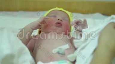 新出生的婴儿住院，儿科医生和婴儿儿童，有婴儿背景，新生儿科医生
