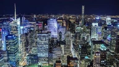 不可思议的纽约夜景从上面。 曼哈顿商业区