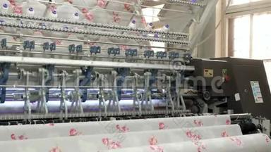 <strong>工厂</strong>生产枕头<strong>产品</strong>的无纺布缝毯机