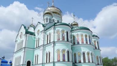 二〇一六年七月二十日.. 乌克兰班钦尼的神圣提升修道院