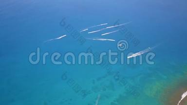 美丽的图片，舒适的船和<strong>水上滑板</strong>车在太平洋鸟瞰`岛毛伊岛，夏威夷