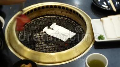 食品在bulgogi，韩国烧烤，在餐厅.. 在<strong>中</strong>餐厅做饭，烧烤