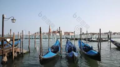从威尼斯<strong>圣马可广场</strong>观赏圣乔治大教堂、威尼斯泻湖和贡多拉斯