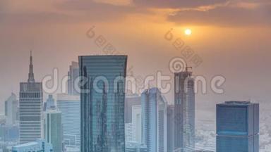 首都卡塔尔多哈商业中心天际线日落时分的摩天大楼