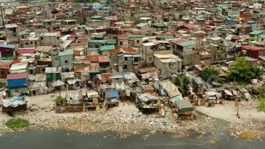马尼拉的贫民窟，最高的景观。 生活<strong>垃圾</strong>造成的<strong>海洋</strong>污染。