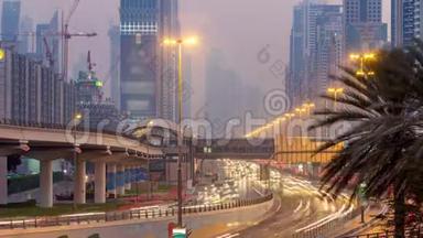Sheikh Zayed路交叉口和桥上的交通<strong>日夜</strong>不停