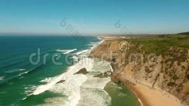 葡萄牙西部海岸的悬崖和海滩