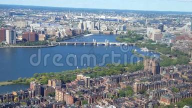 波士顿的鸟瞰图。 波士顿港的景色，那里有著名的茶会
