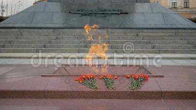 白俄罗斯明斯克胜利广场上永恒的火焰-慢速180英尺