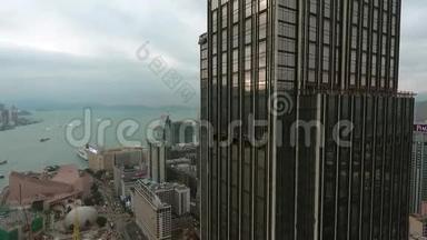 航拍洪宏城景，高楼在建.. 大城市摩天大楼的电影录像。 高清日落。