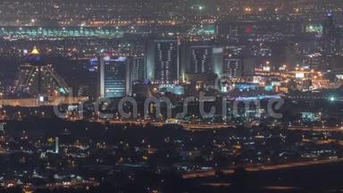 带典型的旧建筑和现代建筑的迪拉和<strong>迪拜</strong>小溪的鸟瞰<strong>夜景</strong>。