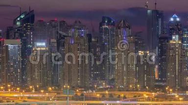迪拜码头摩天大楼和高尔夫球场，<strong>日夜</strong>兼程，迪拜，阿拉伯联合酋长国