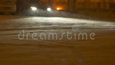 《街上的雪夜》