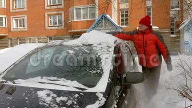 刮雪机后清洁汽车