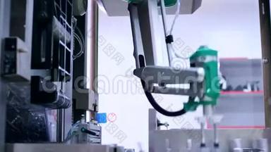 化工厂生产线。 <strong>自动化</strong>生产线。 机器人手臂