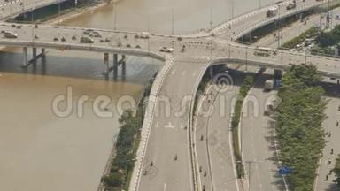 大桥<strong>跨越</strong>西贡河，从道路交通。 时光流逝。