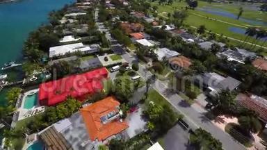 迈阿密海滩<strong>高尔夫</strong>球场和住宅的空中<strong>视频</strong>