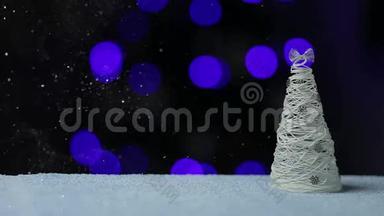 雪夜里的圣诞树