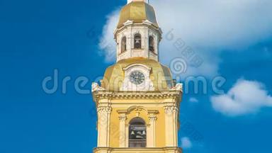 圣彼得大教堂和圣保罗大教堂的钟在圣彼得堡的彼得堡城堡