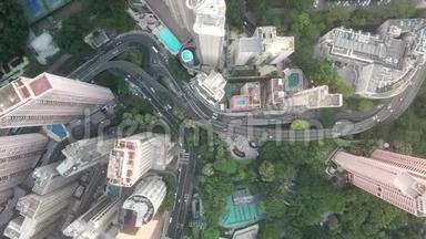 香港空中飞弹飞过摩天大楼和海湾