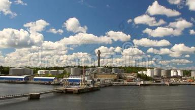 码头和港口的燃料和货物<strong>综合体</strong>。 瑞典斯德哥尔摩