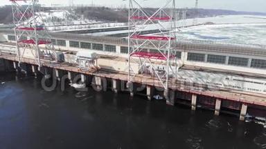 <strong>水力发电</strong>厂在河上，空中拍摄