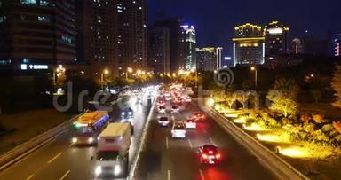 一个城市的夜间交通，中国公路街道时间推移。
