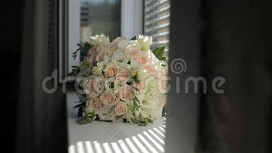 婚礼花束鲜花。 喜庆的鲜花花束。 婚礼新娘花束。 婚礼花艺
