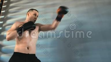 拳击运动中的男青年运动员训练