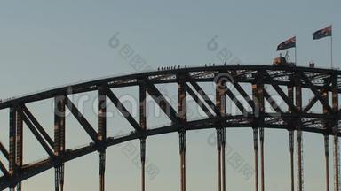 漫步在澳大利亚悉尼海港大桥.