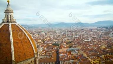 美丽的佛罗伦萨景观.. 圣玛丽亚·德尔·菲奥雷和意大利佛罗伦萨的红色屋顶
