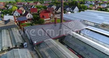 靠近温室的欧洲村庄，德国欧洲村庄附近的一个大型温室综合体