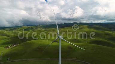 风轮机<strong>养殖场</strong>上美丽的晚山景观.. 绿色<strong>生态</strong>世界可再生能源生产。 空中景观