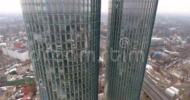 4里加未完工摩天大楼的鸟瞰图。