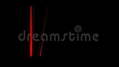明亮的红色激光束在黑色工作室中移动