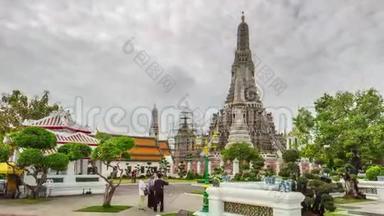 游客拥挤的瓦阿朗寺全景4k时间流逝泰国