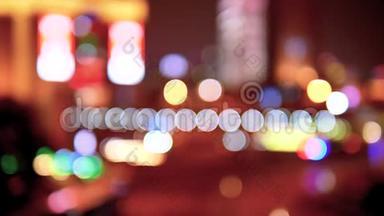 现代城市夜间交通灯的高角度视角，上海夜间城市街车河，离焦和软景，4K<strong>电影</strong>