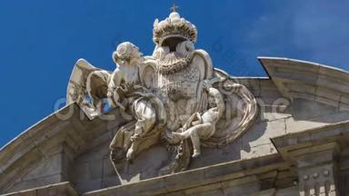 普埃塔·德阿尔卡拉时间推移超垂顶部的雕塑是位于洛杉矶广场的一座新古典纪念碑