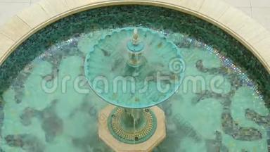 圆形复式绿色喷泉