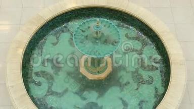圆形复式绿色喷泉