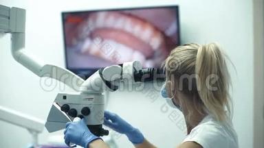 牙科办公室-专家工具，介绍口腔牙科相机与牙齿的实时图片上的显示器。