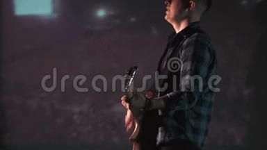 人在虚拟场景中弹吉他.