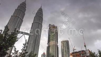 晚上吉隆坡著名的双子塔建造4k的时间间隔