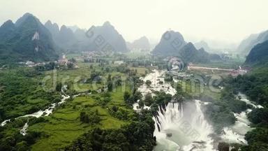 中国与越南边境的班乔克·德天瀑布