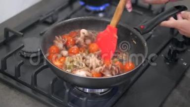 八爪鱼海鲜配菜煎锅
